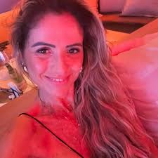 Claudia Bento (@claudiabentovieira) • Instagram photos and videos