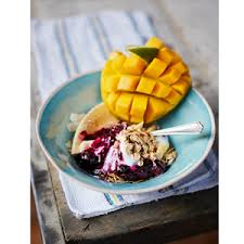 Seine erkenntnisse möchte er nun teilen und präsentiert in jamies superfood für jeden tag abwechslungsreiche rezepte, die auf gesunde art mit energie versorgen und dabei köstlich schmecken. Jamies Superfood Fur Jeden Tag Genial Kochen Gesund Geniessen Glucklich Sein Amazon De Oliver Jamie Bucher