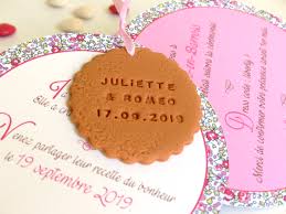 Annoncez votre mariage religieux ou civil en personnalisant en ligne un de ces modèles mariage qualitatifs. Faire Part Mariage Biscuit Rond Theme Fleuri Liberty La Fabrique De Meline