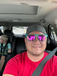 So here we go. 44 single. Got a young child. Started late. 2 Aussies. I'm  pretty easy going really. I can make anything fun. I like music so concerts  are always good,