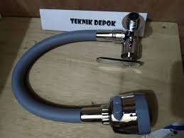Jual kran tersedia kran tembok, kran taman, kran shower, kran cabang, kran guci, kran angsa, kran wastafel, dengan bahan dasar dari kuningan dan pvc dengan kualitas sangat baik. Jual Kran Keran Air Wastafel Leher Angsa Cek Harga Di Pricearea Com