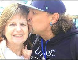 Hello @everyone 🌞 Our wonderful Janet Royer Tibbets invites you to join  her every Sunday for a truly uplifting Drum Church — a beautiful space to  connect, express, and let your heartbeat