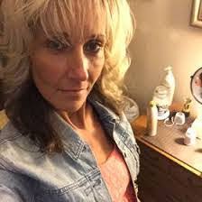 Sandra Cossette's Instagram, Twitter & Facebook