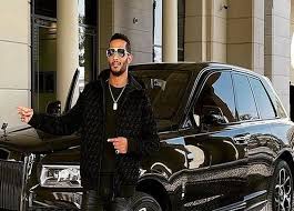وكانت آخر أدوار الراحل محمد ريحان تجسيده لدور الشيخ صالحين، وهو جد الفنان محمد رمضان ضمن أحداث مسلسل موسى. Ø¨ØµØ­Ø¨Ø© Ù†Ù…Ø± Ù…Ø­Ù…Ø¯ Ø±Ù…Ø¶Ø§Ù† ÙŠØ´ÙˆÙ‚ Ø¬Ù…Ù‡ÙˆØ±Ù‡ Ù„Ù€ ÙÙŠØ±Ø³Ø§ØªØ´ÙŠ Ø®Ø¨Ø± ÙÙŠ Ø§Ù„ÙÙ†