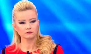 Müge anlı 19 aralık 1973 tarihinde dünyaya gelmiştir. Muge Anli Nin Calisanlari Resmen Isten Cikarildi