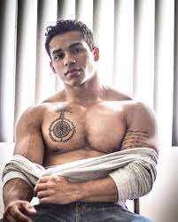 Noah Gray Cabey Daily Fashion And Style Inspo Handsome Male Models Cool Casual Stylish Street Fashion Clothing For The Modern Profe Personagens Tatuagem