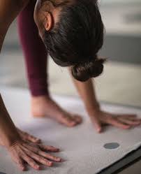 Reasons to buy + corner pockets hold towel taut + silicone layer for extra grip. Yogitoes Non Slip Hot Yoga Towel With Skidless Technology Manduka Manduka Eu