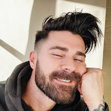 Kyle Krieger's Instagram, Twitter & Facebook