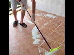 Derz arası temizliği çok pratik 3 malzeme ile tertemiz ve mis gibi derz arası temizliği yapılmaktadır #derzarasitemi̇zli̇ği̇. Derz Dolgu Nasil Yapilir Balkona Youtube Derz Ev Hanimi Balkon