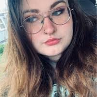 Elizabeth Mccool's Instagram, Twitter & Facebook