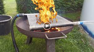 Mit den hier vorgestellten heizsystemen können sie ihre poolheizung nachträglich selber bauen. Poolheizung Zum Selber Bauen Mit Einem Kuhlergrill Pfuschprofis Profi Pfusch Am Bau