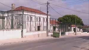 Está moradia em condomínio fechado,encontra se numa área privilegiada perto do centro da marinha grande. Sic Noticias Escolas Fechadas Em Vieira De Leiria