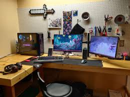 The Desk Itself Isn T Much But Hey It Works Desk Computer Setup Battlestation