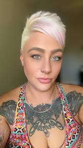 Melissa Ferris's Instagram, Twitter & Facebook