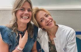 Vanessa Mertens' aka ELZEMARIEKE DE VOS in da house🫶🏻🫶🏻🫶🏻 Heute  geht's um 20:15 Uhr im ZDF weiter: „Der Bergdoktor - Wer einmal lügt“👍🏻📺  Während ihre Schwester auf der Intensivstation liegt, kämpft Lexi