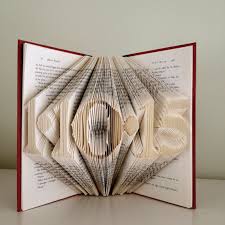 Vor allem für ehepartner, die gerne abends gemeinsam draußen sitzen eine wundervolle geschenkidee! Pin By Litsa Filippou On Book Art In 2020 Mens Anniversary Gifts 1st Wedding Anniversary Gift Paper Anniversary