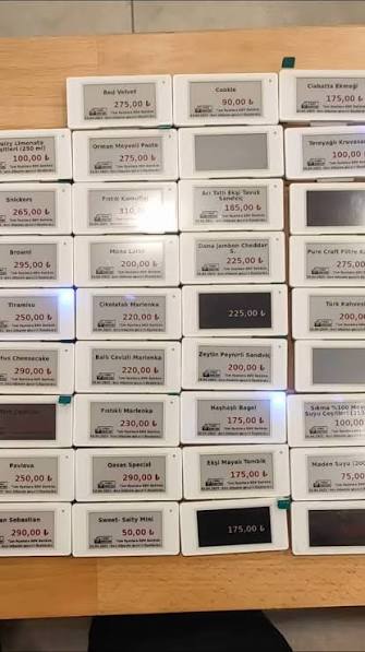 📲 Elektronik Raf Etiketleri (ESL) Nedir?, Mağazalarda fiyat ve stok  bilgilerinin kağıt yerine dijital ekranda gösterildiği akıllı etiket  sistemidir., Fiyatlar merkezden anlık güncellenir, yanlış fiyat ...