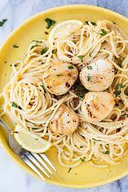 Heat olive oil in a large skillet over medium high heat. Creamy Scallop Pasta Scallop Pasta Recipe Rasa Malaysia