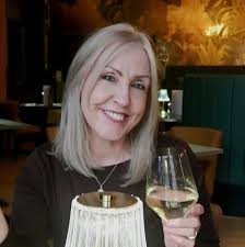 Hola! My name is Karen and I've been a Spanish teacher for 28 years. I'm  now setting up a language learning business, and wondered if there would  been any interest in Spanish