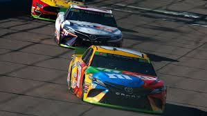 Why a le mans winner is heading into the unknown world of nascar. Hamlin Races Way Into Championship Field With Phoenix Win Kgw Com