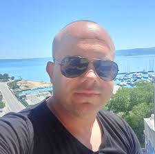 Profesor doktor Sead Selimović, nosilac liste Stranke za Bosnu i  Hercegovinu za Parlamentarnu Skupštinu izborna jedinica 515 (Tuzlanski  kanton, Posavski kanton, Brčko distrikt)