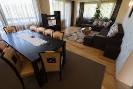 Vila briza din valea doftanei pune la dispozitia turistilor 10 locuri de cazare in 5 camere. Cazare Valea Doftanei Sat Traisteni Casa Briza Pico Mar Travel