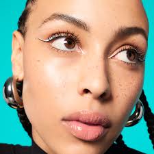 Lash Xtndr — Amanda Goldstein