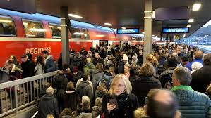 Der konzern spricht von einer völlig unnötigen aktion. Streik Bei Der Deutschen Bahn Warnstreiks Sorgen In Stuttgart Fur Chaos Wirtschaft Stuttgarter Zeitung