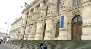 Dar suntem în românia unde în ultimii 3. AlertÄ Cu BombÄ La Curtea De Apel Bucuresti RestricÈii Auto Secunda Tv