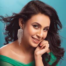 I have done more than I have worn the saree In the peace of white, in the  passion of red—I have found myself in a new way #AninditaMimi #actressmimi  #actress #bengaliactress #anindita