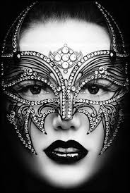 Eine Maske Mit Pailletten Wie Ein Schmetterling Coole Masken Fur Frauen Beautiful Mask Masks Masquerade Masquerade