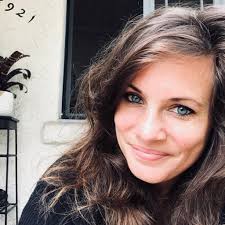 Robin Muller's Instagram, Twitter & Facebook