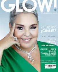 A sus 71 años la cantante Lupita D'Alessio continúa acaparando portadas de  revistas, en este caso la revista #GLOW! 📸