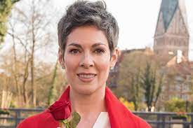 Rote rosen wurde für die ard zu einem großen erfolg mit mehrfacher verlängerung. Das Macht Die Ard Serie Rote Rosen So Erfolgreich Berliner Morgenpost