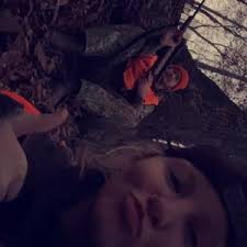 Lacey Benton (@laceybenton)