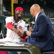 Elly finally meets his favorite player growing up, Derek Jeter!