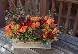 For summer weddings in 2019, we've got 8 fresh and hottest summer wedding color palettes including popular blue, green, lavender, yellow, peach etc. Blooming Garden Seasonal Flower Box Created By Fleurelity Thanksgiving Centerpiece Fresh Flowers Arrangements Seasonal Flowers Flower Arrangements