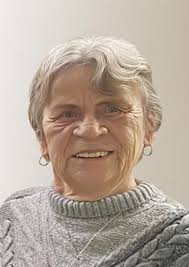 Elaine Dabrowski's Instagram, Twitter & Facebook