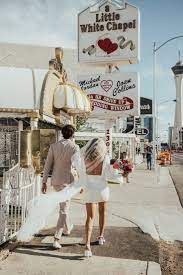 A Little White Chapel Las Vegas Wedding Sean Jorg Photo Las Vegas Elopement Vegas Wedding Photos Vegas Wedding