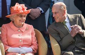 Hij ligt momenteel niet in het ziekenhuis, maar woont zonder zijn grote liefde queen elizabeth in. R9kcwfqjst8cvm