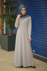 En Sik Modasena Kolyeli Tesettur Elbise Modelleri Moda Tesettur Giyim Elbise Modelleri Elbise The Dress