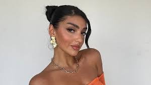 Jennifer Lukas's Instagram, Twitter & Facebook