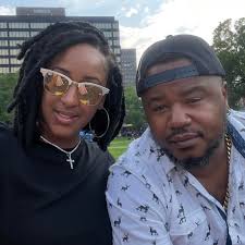 When to take off engagement ring?