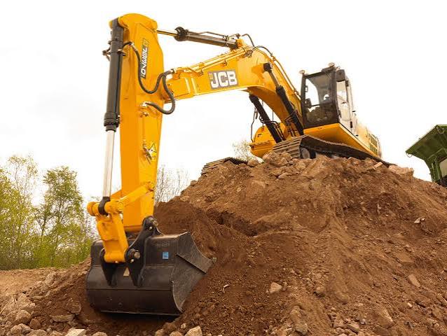 JCB JS370 Excavator