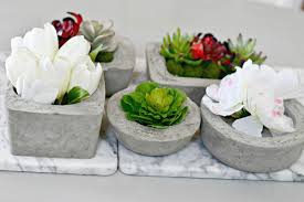 Oct 27, 2019 · drop cloth and cement planters from infarrantly creative. 23 Stylish Diy Concrete Planters For Your Home And Landscape The Self Sufficient Living