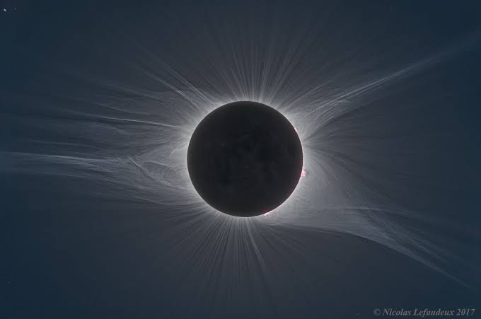 Gerhana Matahari Total membuka rangkaian fenomena antariksa Agustus 2026, AI generated
