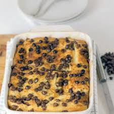 This is the date loaf i've been making for years, originally found in a fiveroses cookbook, i think. Easy 5 Minute White Chocolate Croissant Bread Pudding James Martin On Your Favourite Meals Bread And Butter Pudding Chocolate Bread Pudding Pudding Recipes