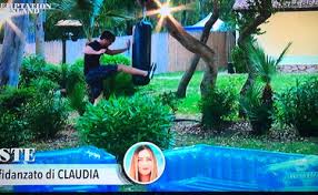 La convivenza, però, non ha portato alla coppia l'effetto sperato: Temptation Island Jessica E Alessandro Al Capolinea Lei Sotto Le Lenzuola Lui Esplode E Spacca Un Vaso Il Tempo