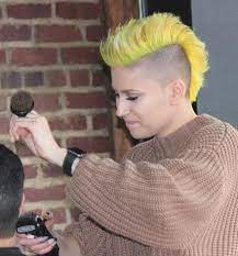 See more ideas about girl mohawk, punk hair, mohawk. Pin On Stylish