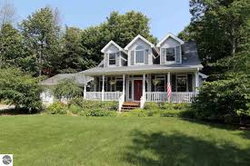 Pin By Lesley Werth On Shared Real Estate Pins Waterfront Homes Elk Rapids Waterfront Homes For Sale
